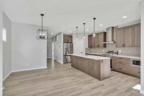 Calgary, AB T3J 5P1,623 Savanna CRES NE