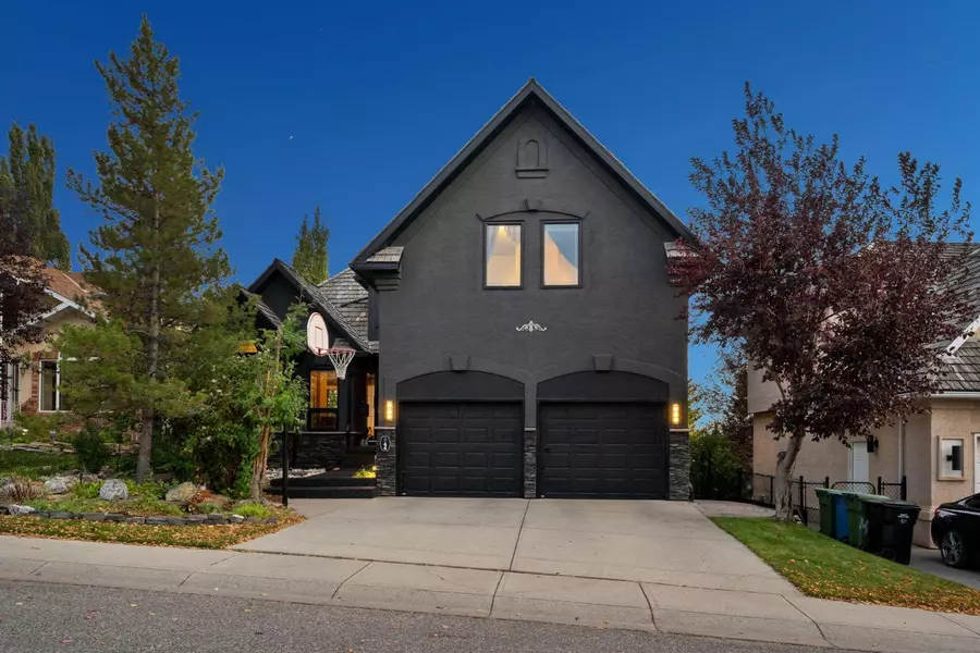 44 Sierra Vista Close SW, Calgary, AB T3H 3A3