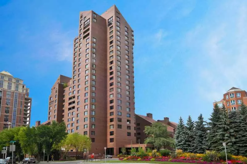 Calgary, AB T2P 3R8,500 Eau Claire AVE SW #202C