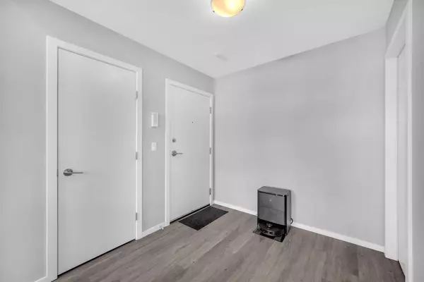 Calgary, AB T3N1M6,140 Redstone WALK NE #202