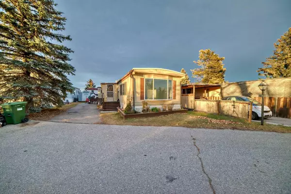 Calgary, AB T3B 5N6,3223 83 ST Northwest #273