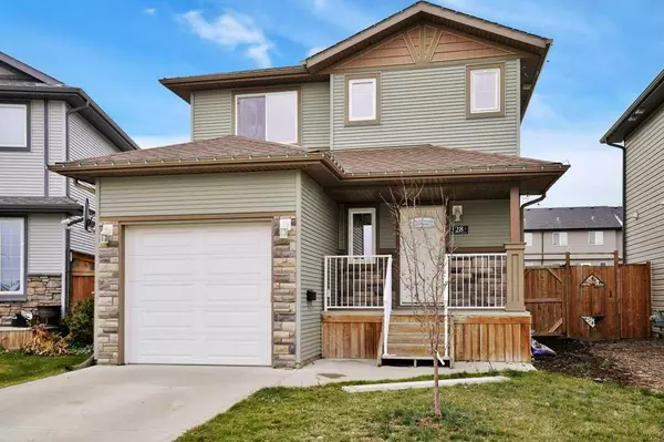 28 Almond CRES, Blackfalds, AB T4M 0J6