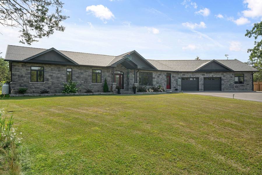 90 Sunrise DR, Prince Edward County, ON K8N 4Z7