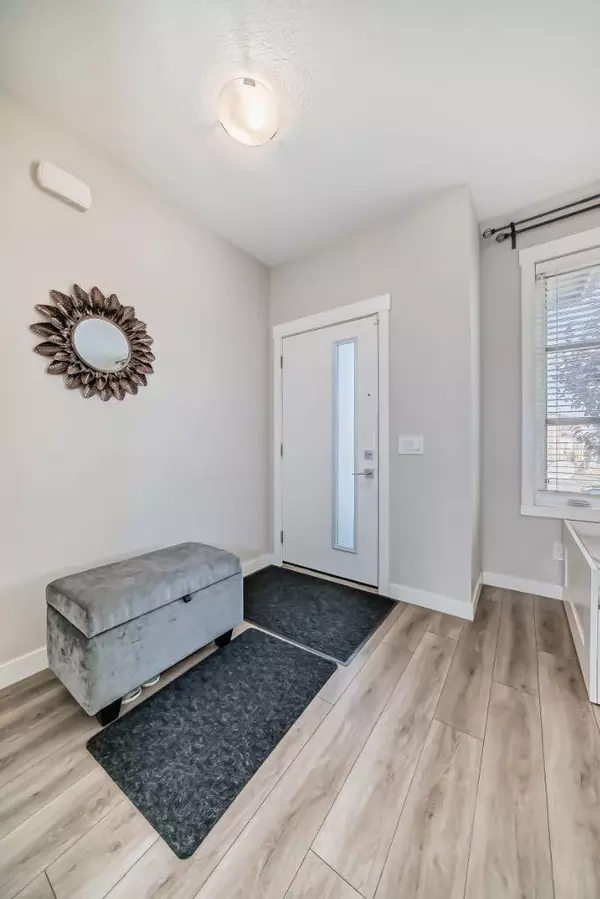 Calgary, AB T3N 1B6,146 Skyview CIR NE