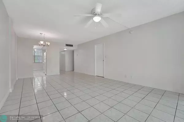 Lauderdale Lakes, FL 33313,2900 NW 48th Ter  #415