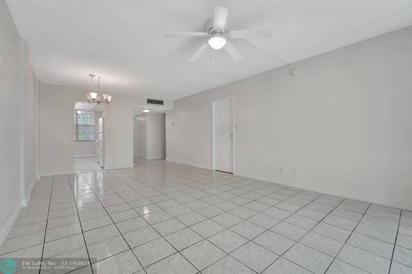 Lauderdale Lakes, FL 33313,2900 NW 48th Ter  #415