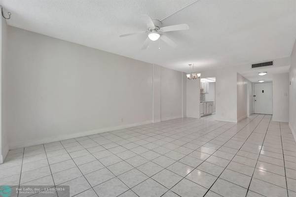 Lauderdale Lakes, FL 33313,2900 NW 48th Ter  #415