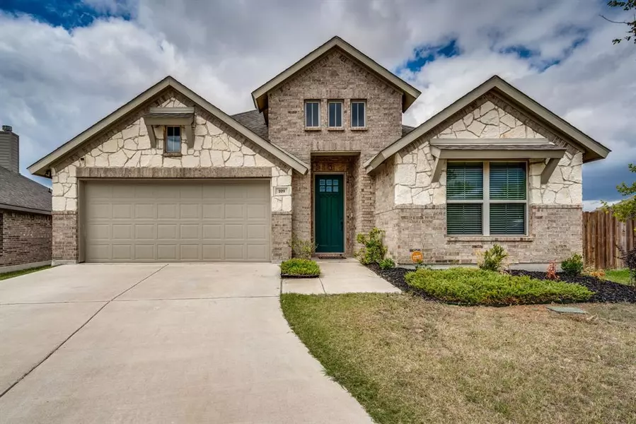 109 Sonterra Court, Waxahachie, TX 75167