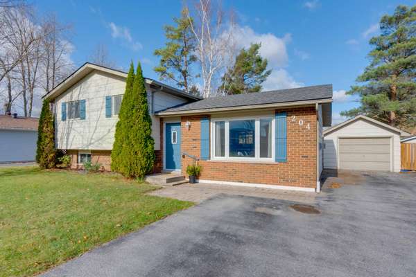 204 Margaret ST, Clearview, ON L0M 1S0