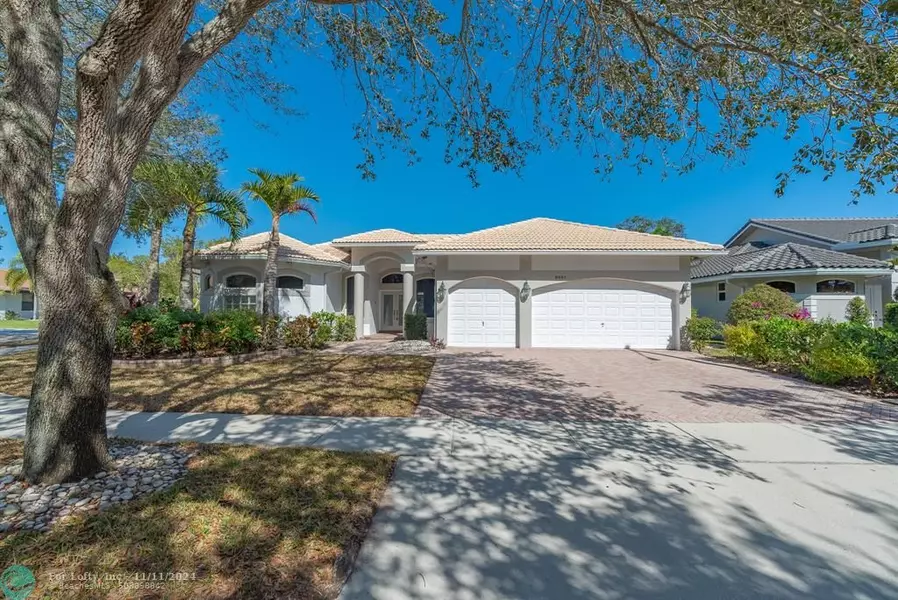 8951 NW 34th St, Cooper City, FL 33024