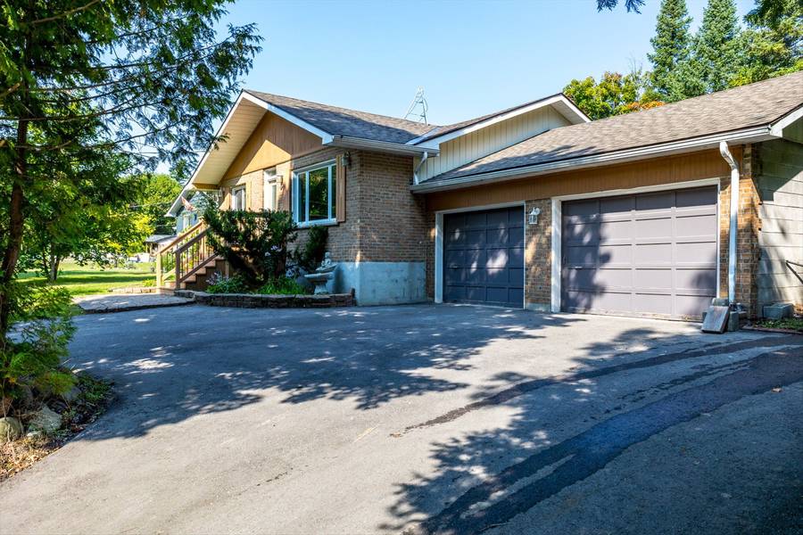 12 Cliffside DR, Kawartha Lakes, ON K0L 1T0