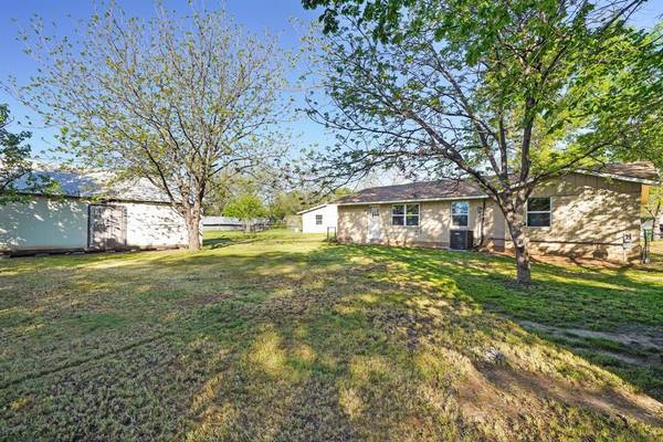 Mineral Wells, TX 76067,501 Circle Road