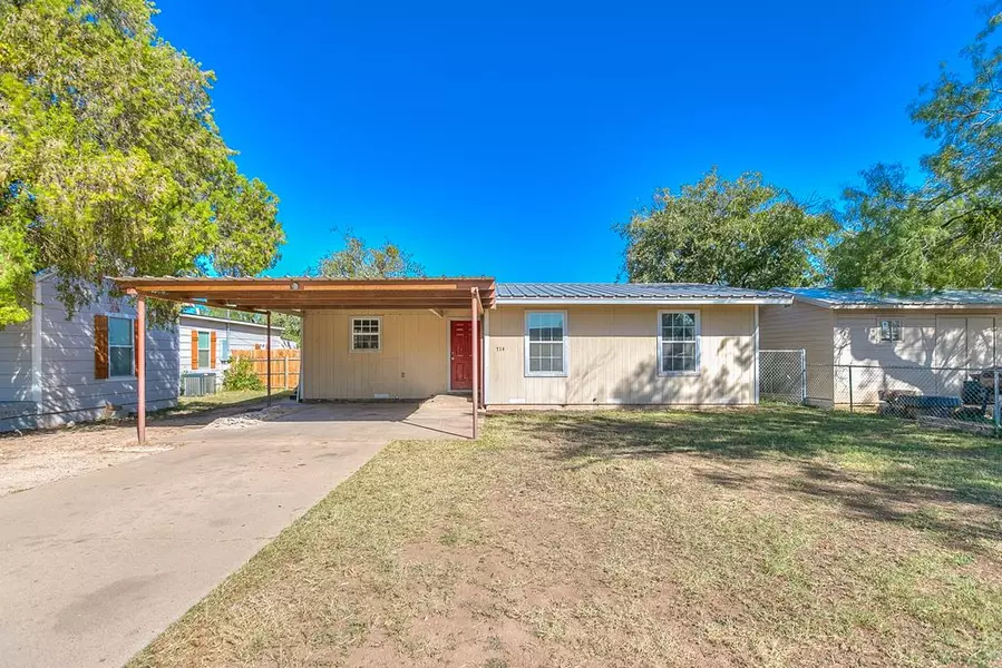 714 N Monroe St, San Angelo, TX 76901