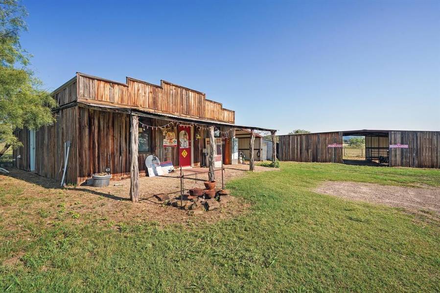 206 Craddock Road, Palo Pinto, TX 76484