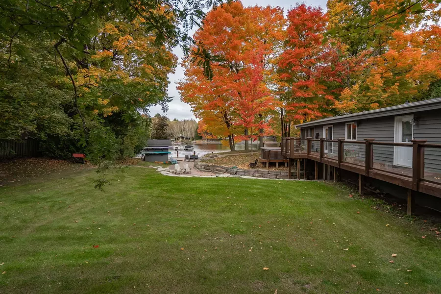 79 Portage RD, Kawartha Lakes, ON K0M 2T0