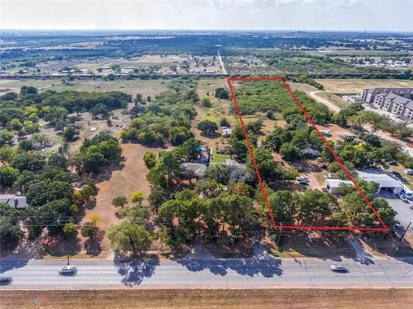 1156 S Broadway Street, Joshua, TX 76058