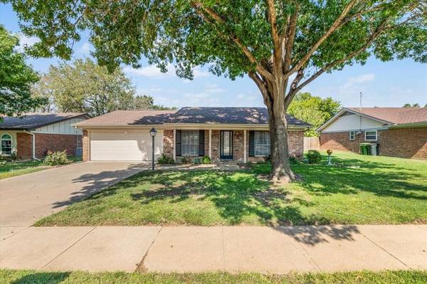 7537 David Drive, North Richland Hills, TX 76180