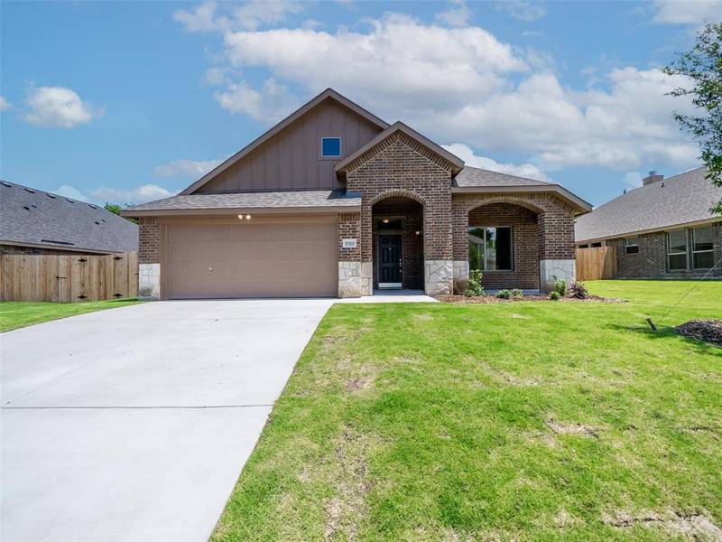 1920 CARRINGTON Drive, Glenn Heights, TX 75154