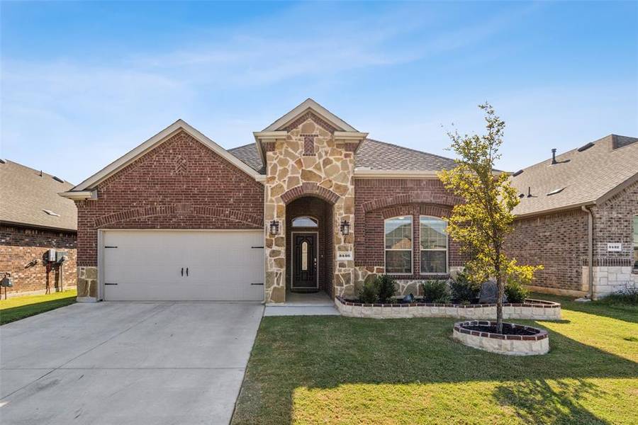 3436 Brady Starr Drive, Aubrey, TX 76227