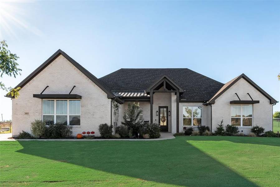 811 Alto Bonito Court, Godley, TX 76044