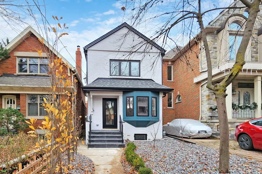 4 Hoyle AVE, Toronto C10, ON M4S 2X6