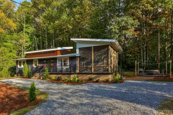 180 Lance Road, Cashiers, NC 28717