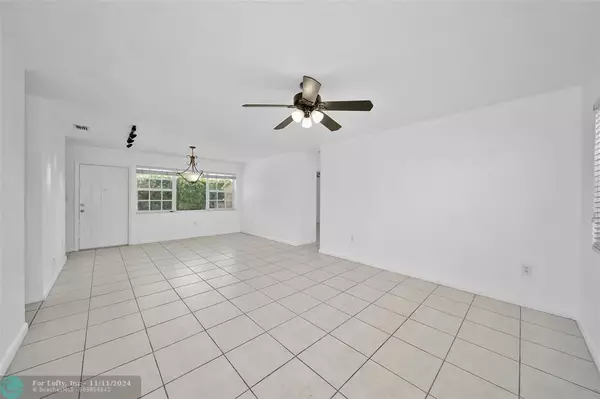 Miami, FL 33165,8871 SW 42nd St