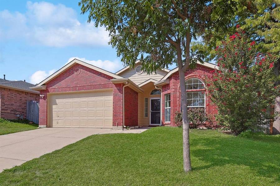 740 Raven Drive, Saginaw, TX 76131