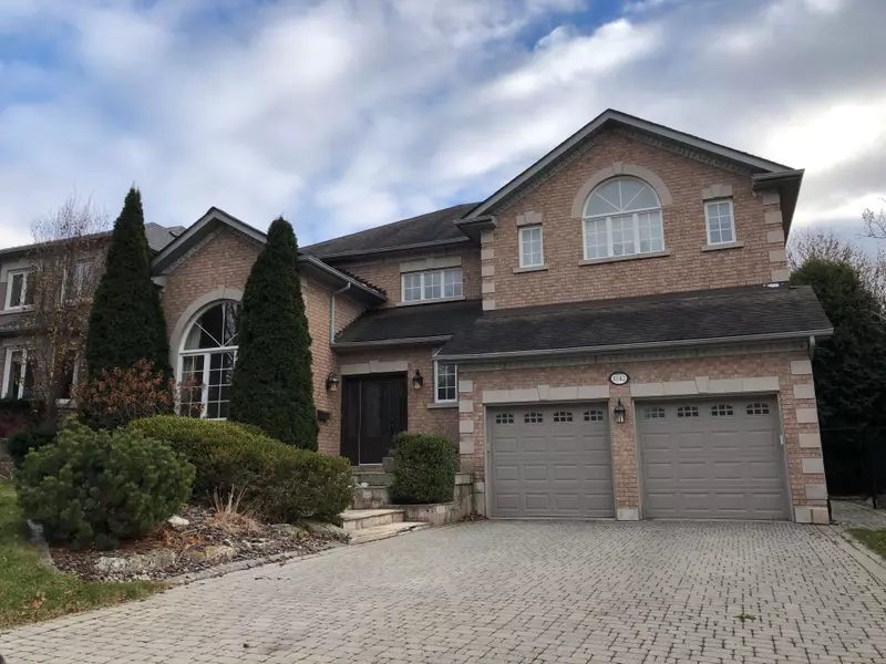 1042 Secretariate RD, Newmarket, ON L3X 1M2