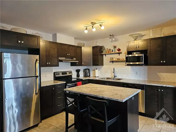 Embrun, ON K0A 1W1,245 EQUINOX DR #203