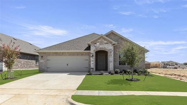 2108 Sesaro Drive, Aubrey, TX 76227