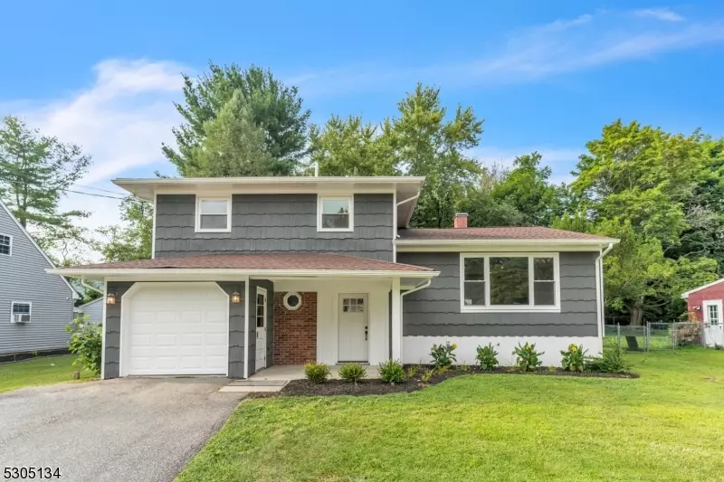 19 Deerfield Pl, Mount Olive Twp., NJ 07836