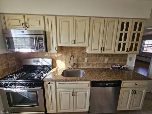 24C W Roselle Ave, Roselle Park Boro, NJ 07204