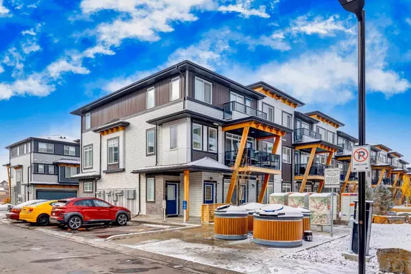 Calgary, AB T3J 0Y3,235 Savanna WALK Northeast