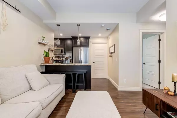 Calgary, AB T3J 0Y3,235 Savanna WALK Northeast