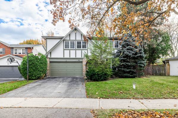 11 Abbeywood TRL, Toronto C13, ON M3B 3B4