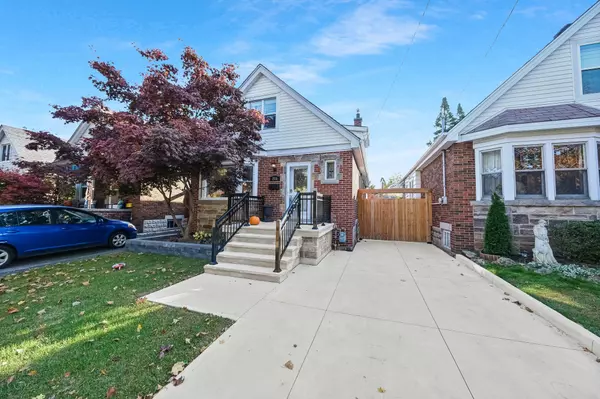 215 Wexford AVE S, Hamilton, ON L8K 2P1