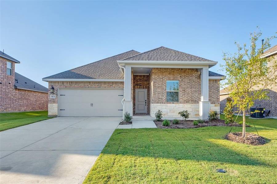 513 Ridgewood Drive, Van Alstyne, TX 75495