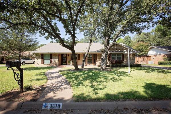 1310 Roanoake Drive,  Graham,  TX 76450