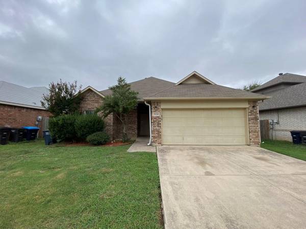 9320 Cynthia Court,  Fort Worth,  TX 76140