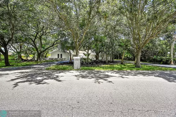 Davie, FL 33330,11301 SW 49th Place