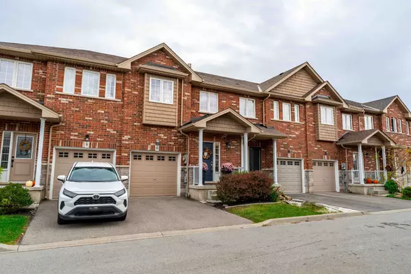 Hamilton, ON L8E 5C8,45 Seabreeze CRES #10