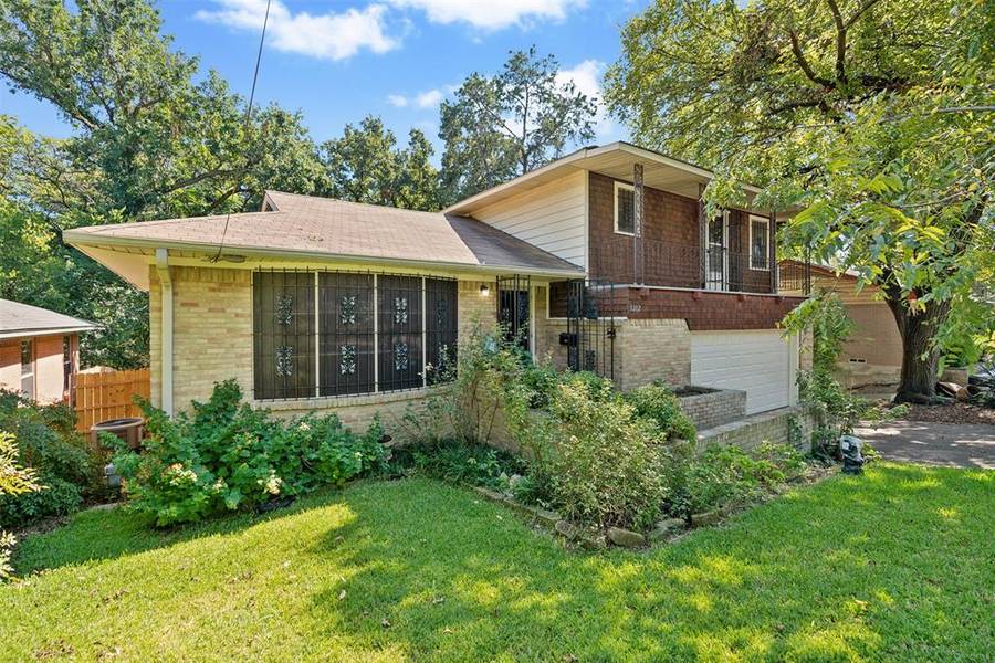 3202 Loganwood Drive, Dallas, TX 75227