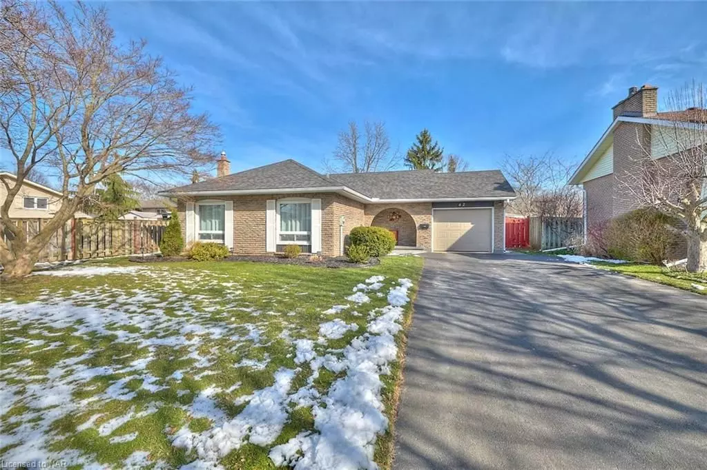 Welland, ON L3C 3M7,62 GLENAYR PL