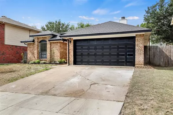 Arlington, TX 76013,2204 Woodland Oaks Drive