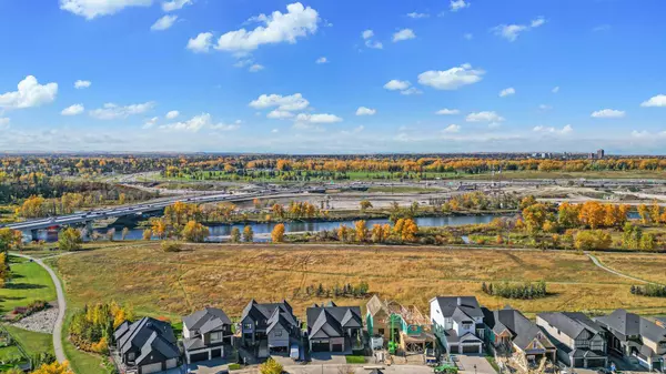 Calgary, AB T2C 5H6,653 Quarry WAY Southeast