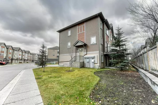 Calgary, AB T2Z 5B8,140 Copperpond Villas Southeast