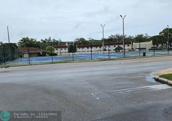 Lauderhill, FL 33319,4152 Inverrary Dr  #301