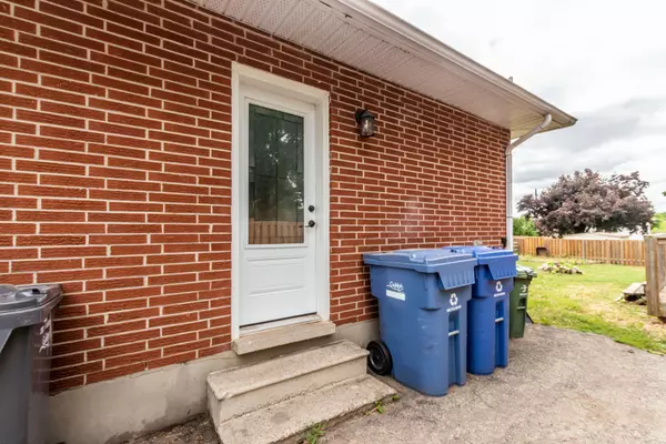 Guelph, ON N1G 2P2,12 Argyle DR #Lower