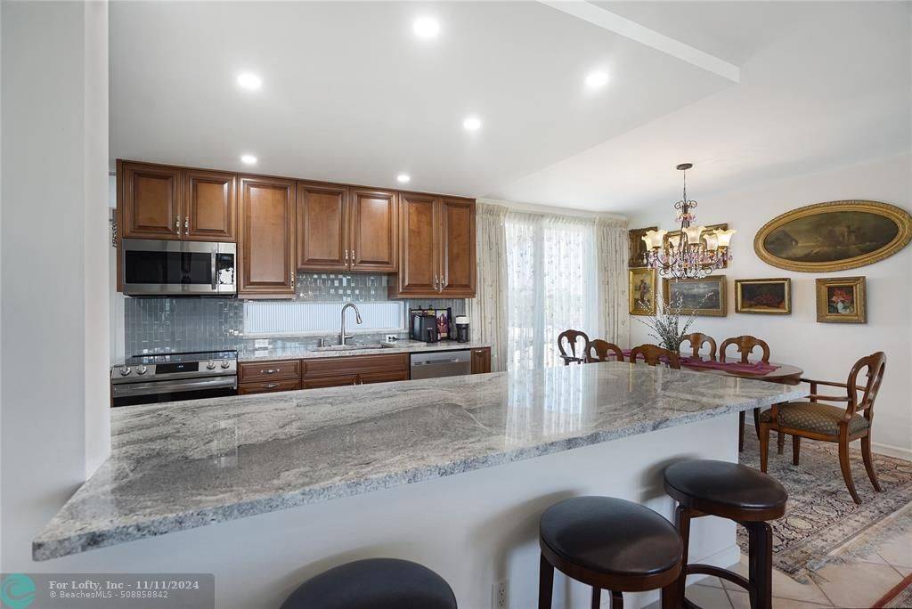 Lauderdale By The Sea, FL 33062,1530 S Ocean Blvd  #203